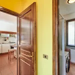Lägenhet Claudias Flat With View And Pool Lierna