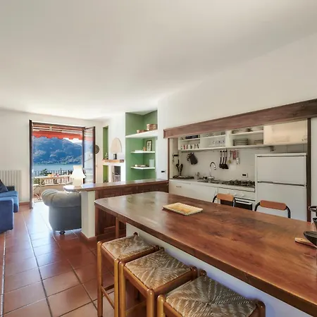 Claudias Flat With View And Pool * Lierna