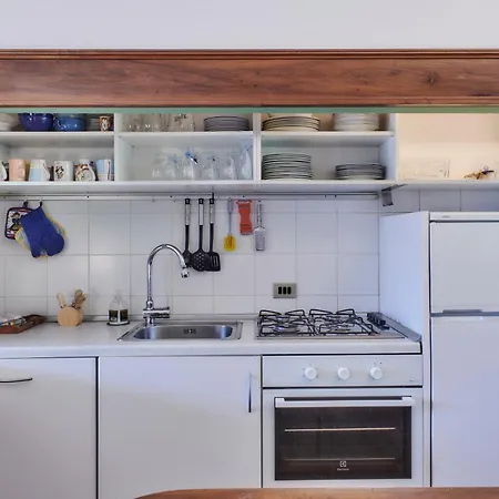 Claudias Flat With View And Pool 列尔纳