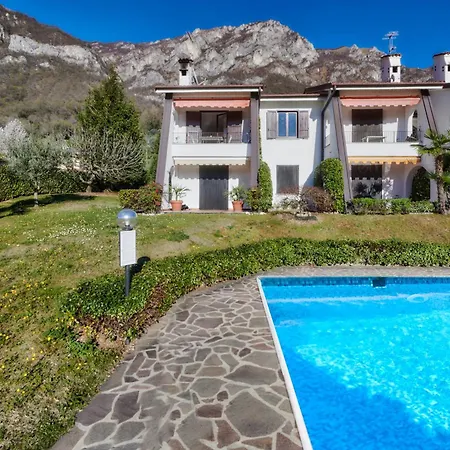 Claudias Flat With View And Pool Lägenhet Lierna
