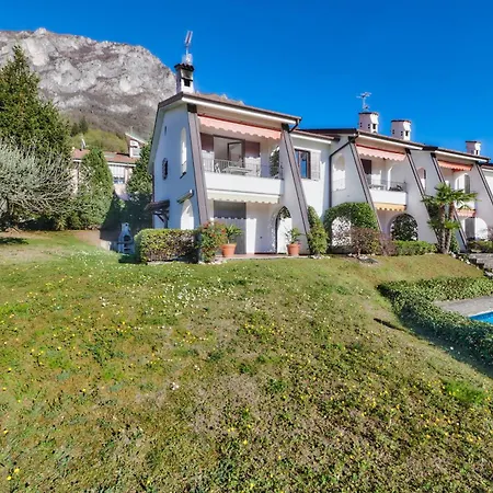 Claudias Flat With View And Pool