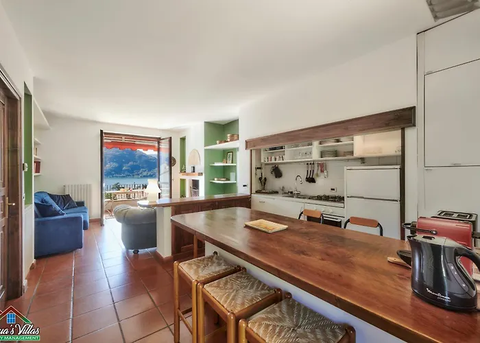 Claudias Flat With View And Pool * Lierna