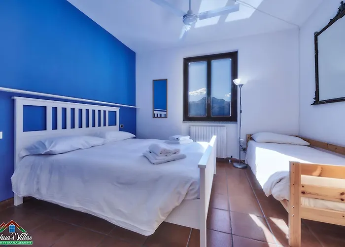 Claudias Flat With View And Pool Appartement