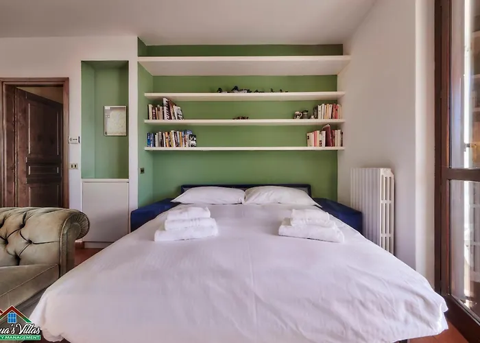 דירה Claudias Flat With View And Pool ליירנה