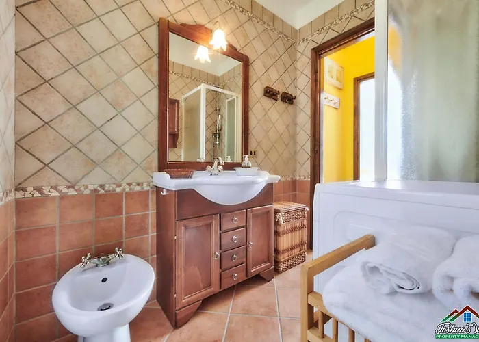 Claudias Flat With View And Pool דירה *